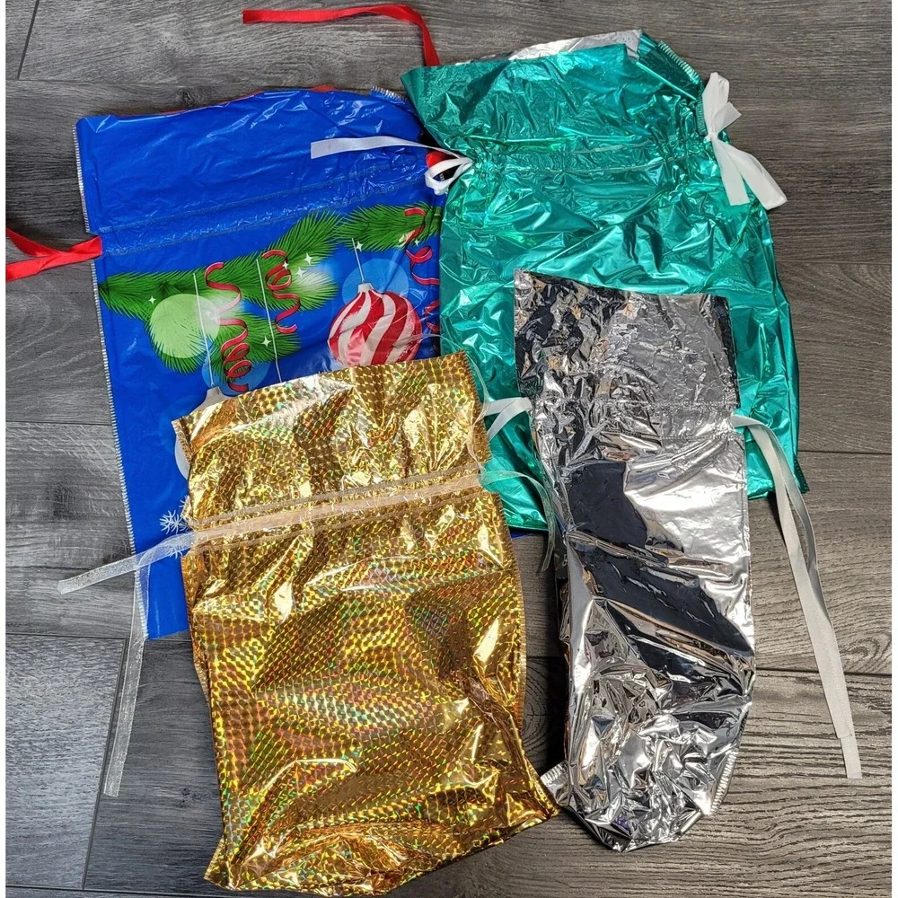 Christmas Gift Bags - Various Designs (20 gift bags)